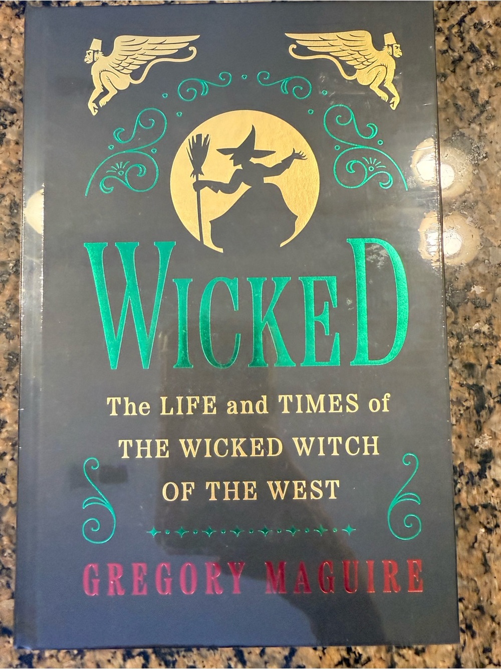 Wicked by Gregory Maguire - Green & Gold Cover